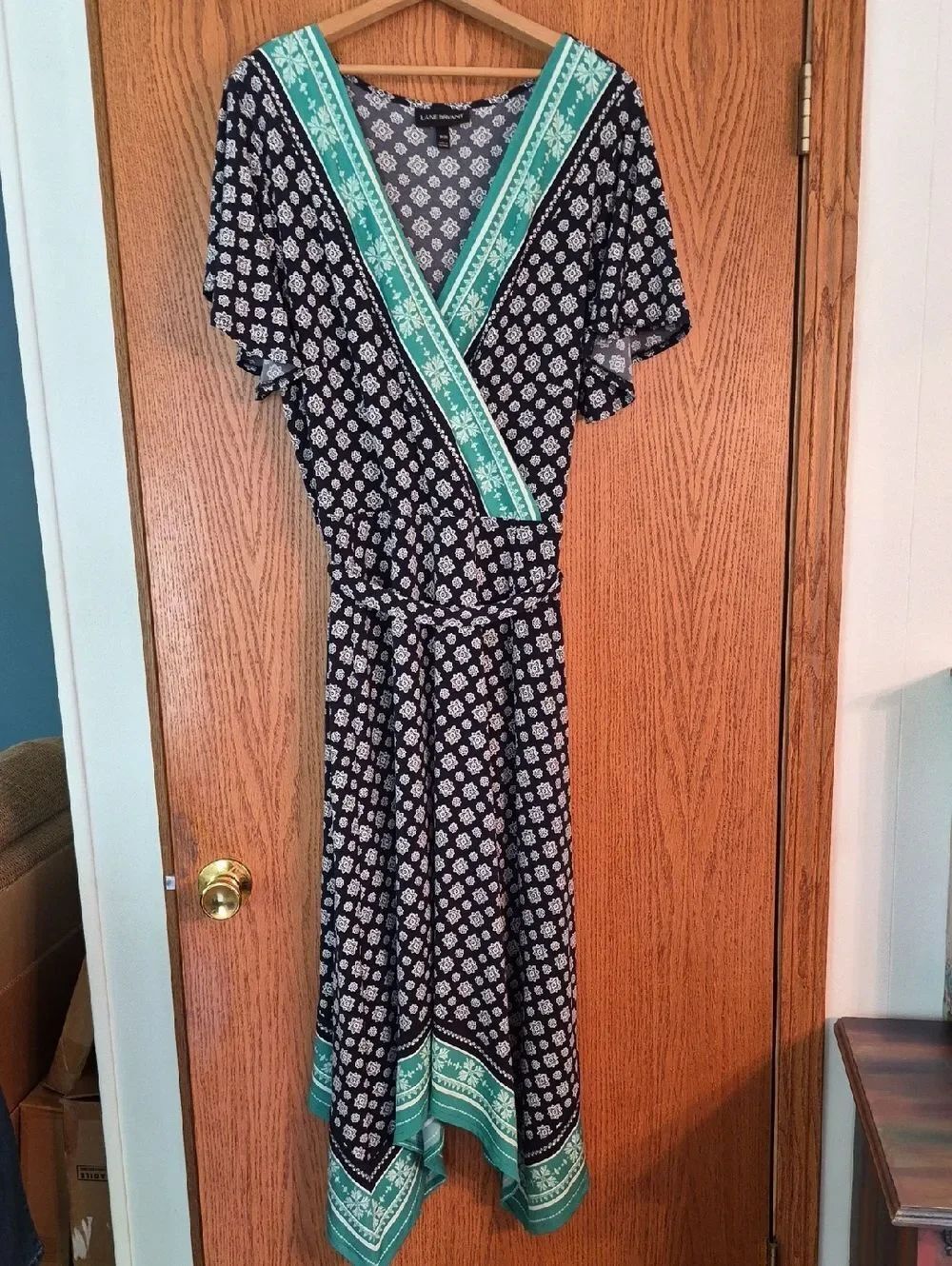 Lane Bryant Flowy Handkerchief Dress- Black with White and Teal Accents Sz 18/20